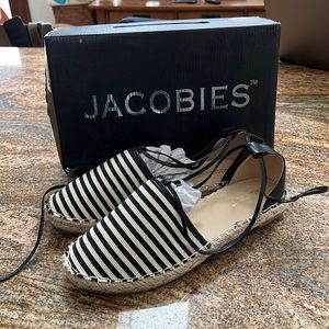 NIB Women’s sz 9 espadrilles